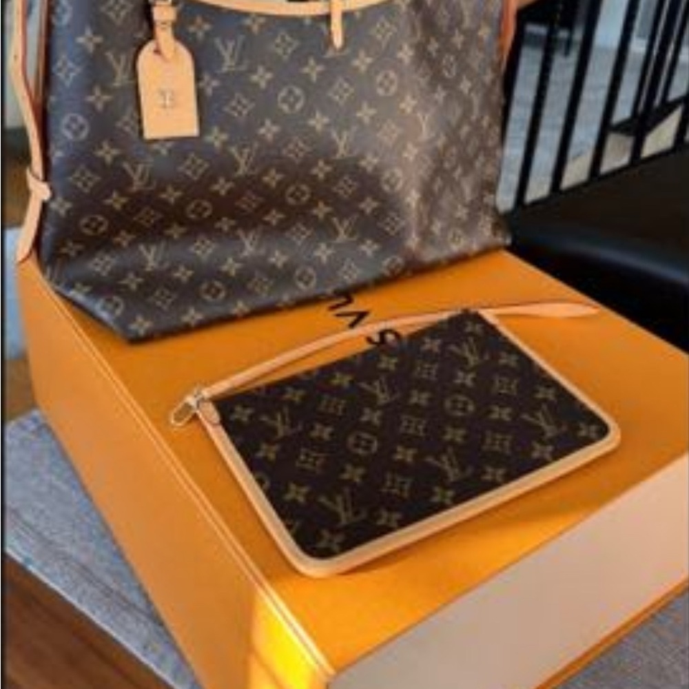 Louis Vuitton Monogram Carry All PM handbag